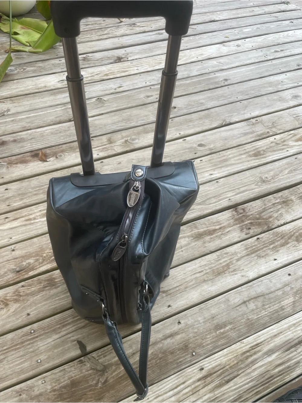 Vintage Kenneth Cole Reaction Black Rolling Duffel Travel Bag /Carry On Luggage